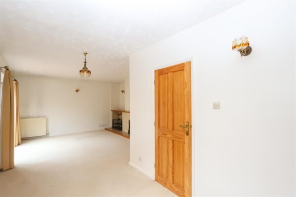 Jamesville Way, Asenby