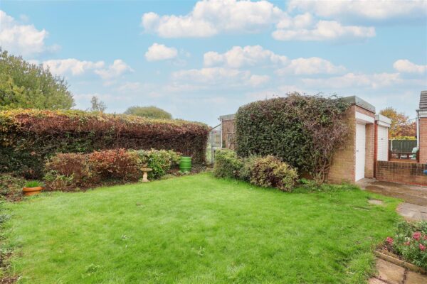 Carlton Close, Carlton Miniott