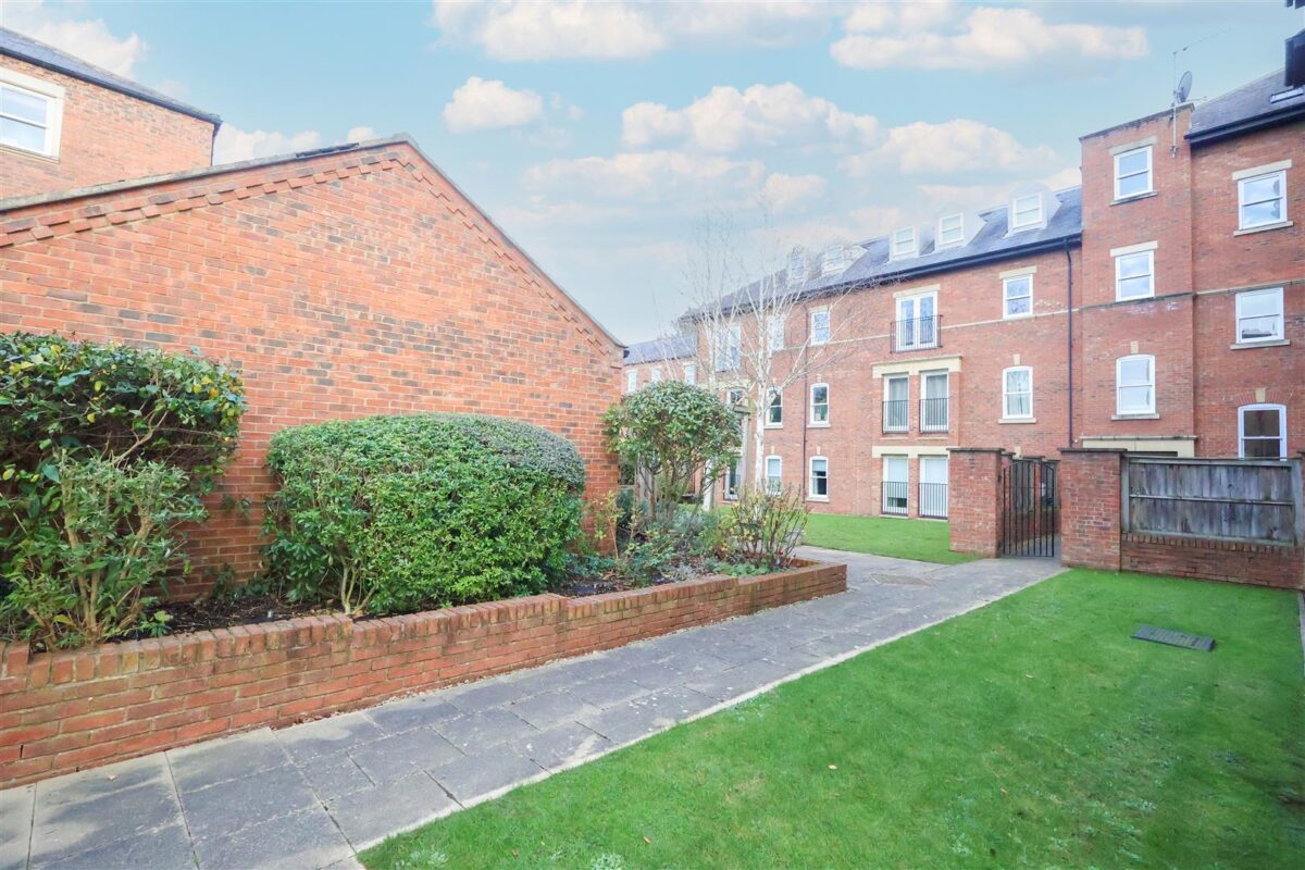 College Court, Steven Way, Ripon