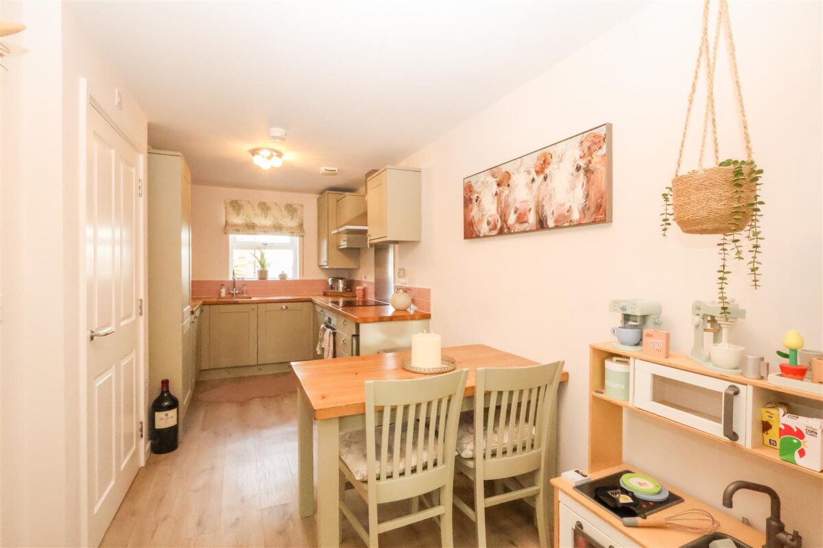 Hamilcar Close, Dishforth, Thirsk