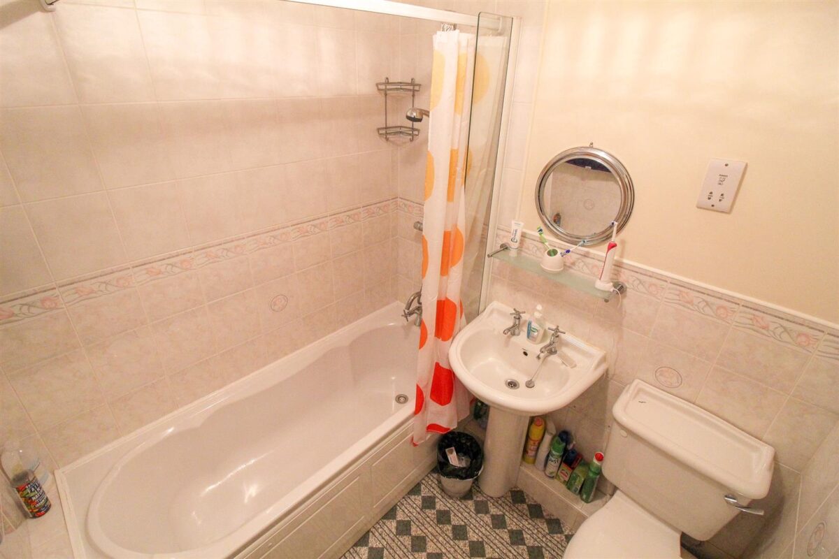 Aismunderby Close, Ripon