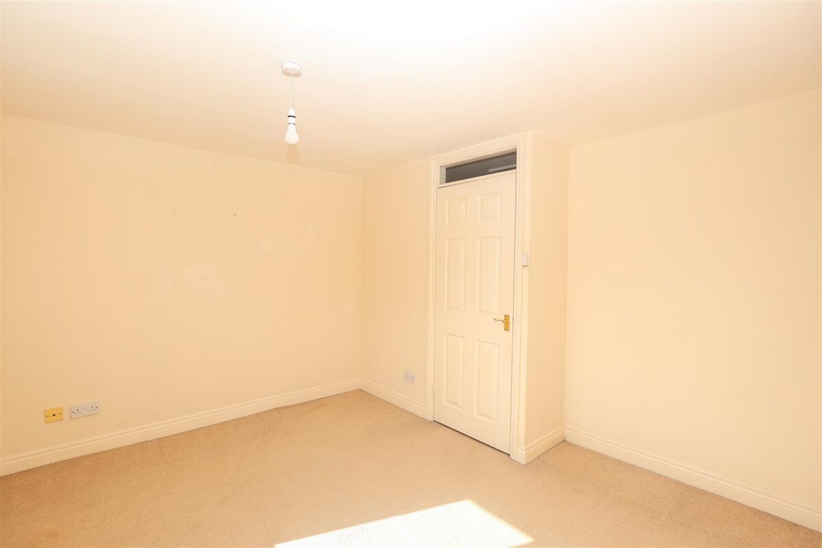 Aismunderby Close, Ripon