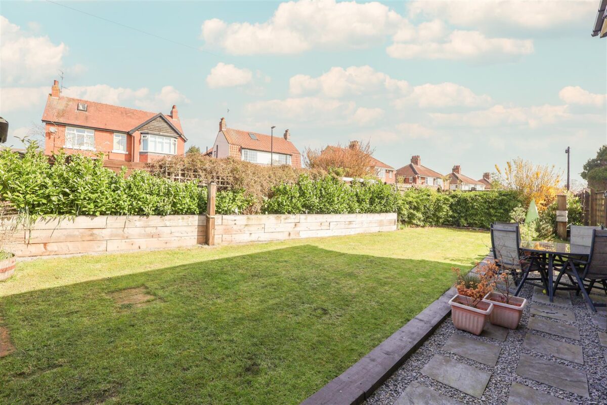 Bishopton Lane, Ripon