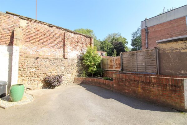 Saracen's Court, North Street, Ripon