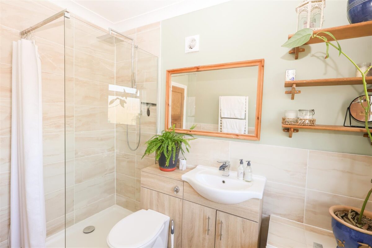 Bishopton Lane, Ripon