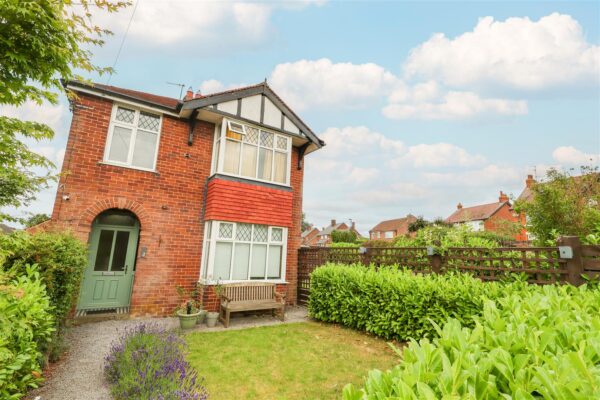 Bishopton Lane, Ripon