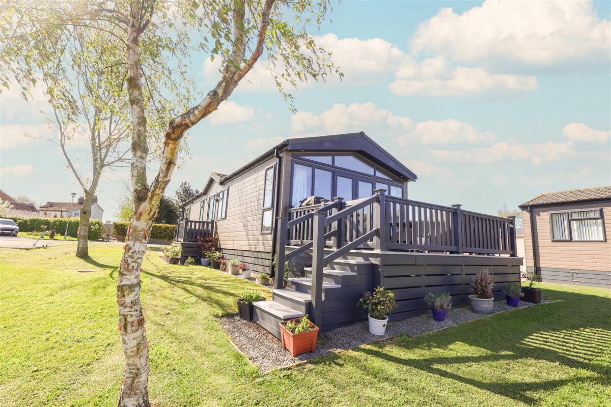 Hollin Barn Lodge Park, Sutton Road, Thirsk