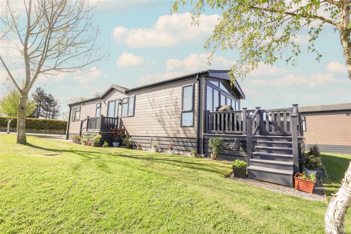Hollin Barn Lodge Park, Sutton Road, Thirsk