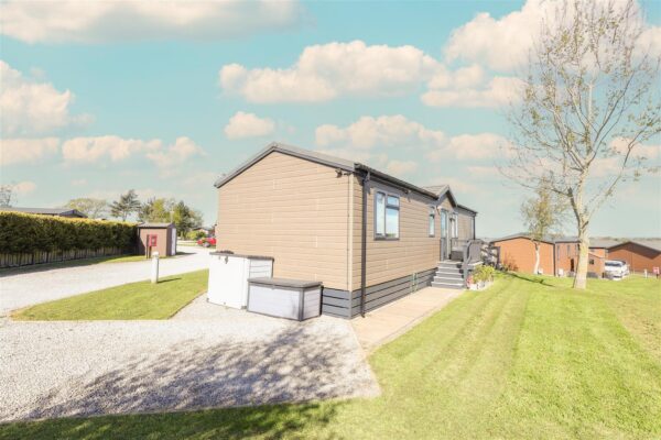 Hollin Barn Lodge Park, Sutton Road, Thirsk