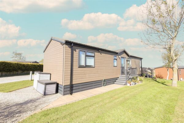 Hollin Barn Lodge Park, Sutton Road, Thirsk