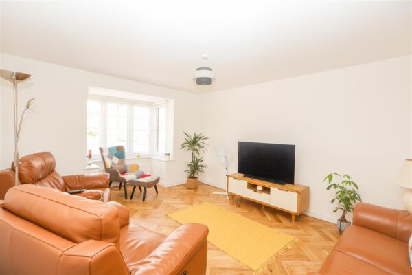 Larch Wood Close, Sowerby, Thirsk