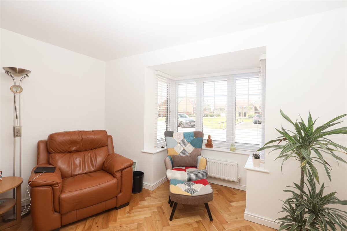 Larch Wood Close, Sowerby, Thirsk