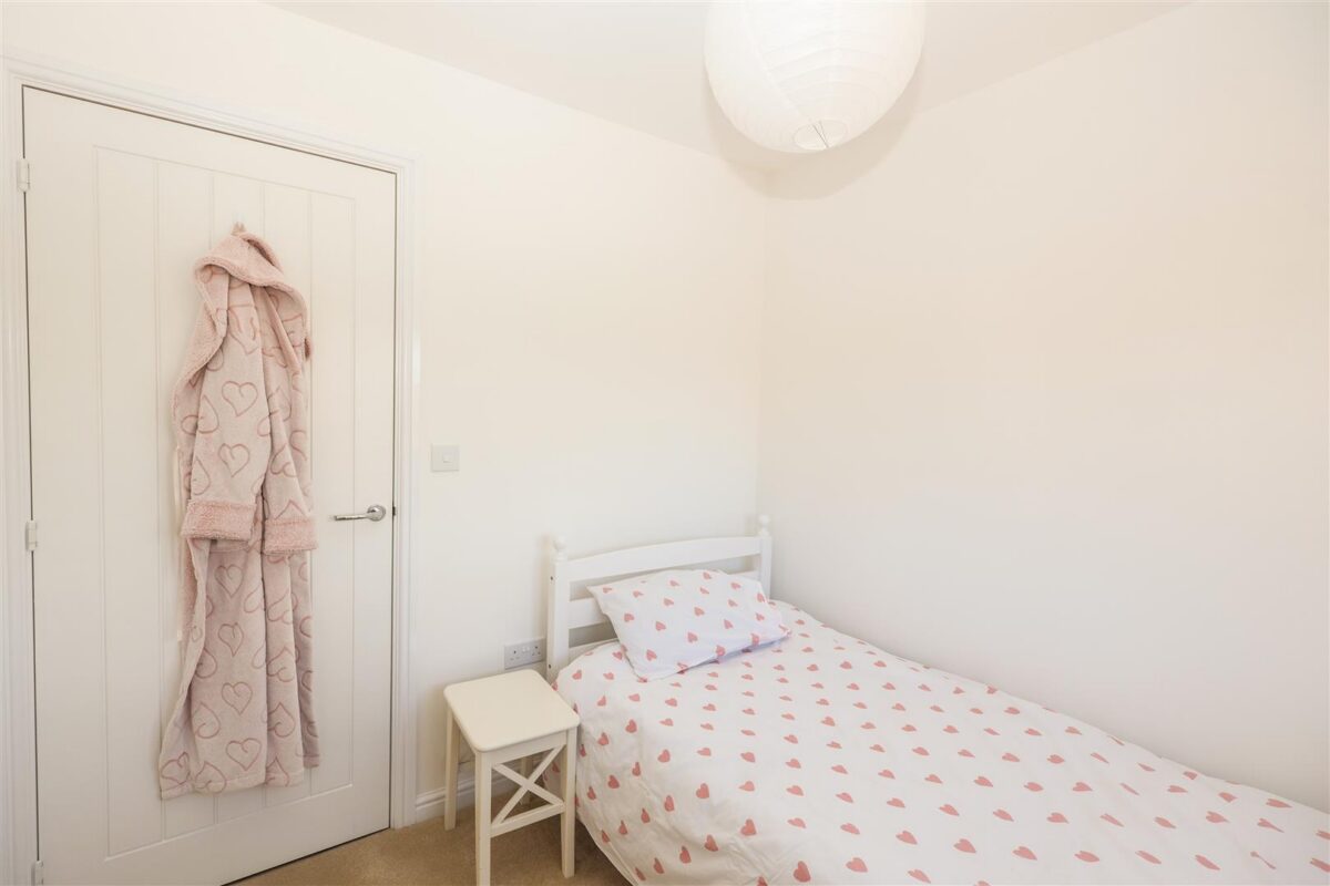 Larch Wood Close, Sowerby, Thirsk