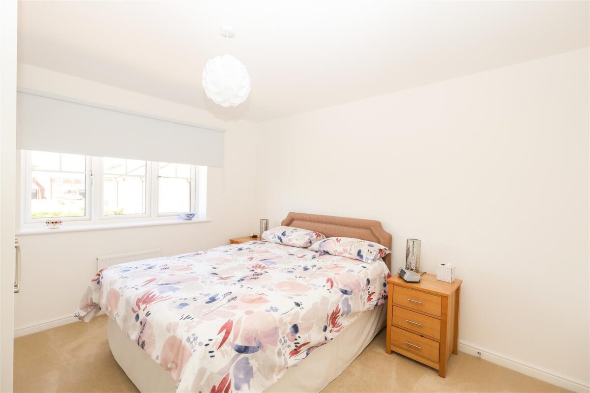 Larch Wood Close, Sowerby, Thirsk