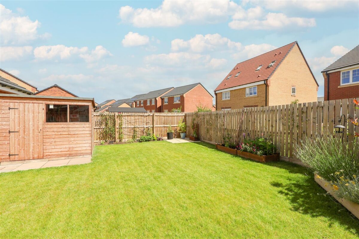 Larch Wood Close, Sowerby, Thirsk