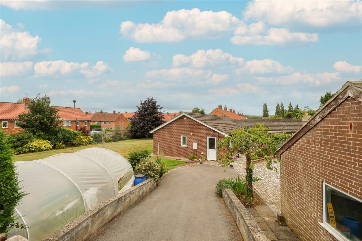 Cemetery Road, Thirsk
