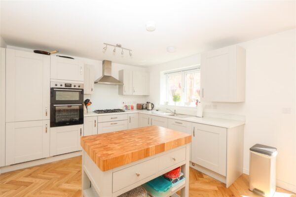 Larch Wood Close, Sowerby, Thirsk