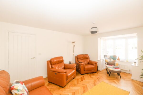 Larch Wood Close, Sowerby, Thirsk