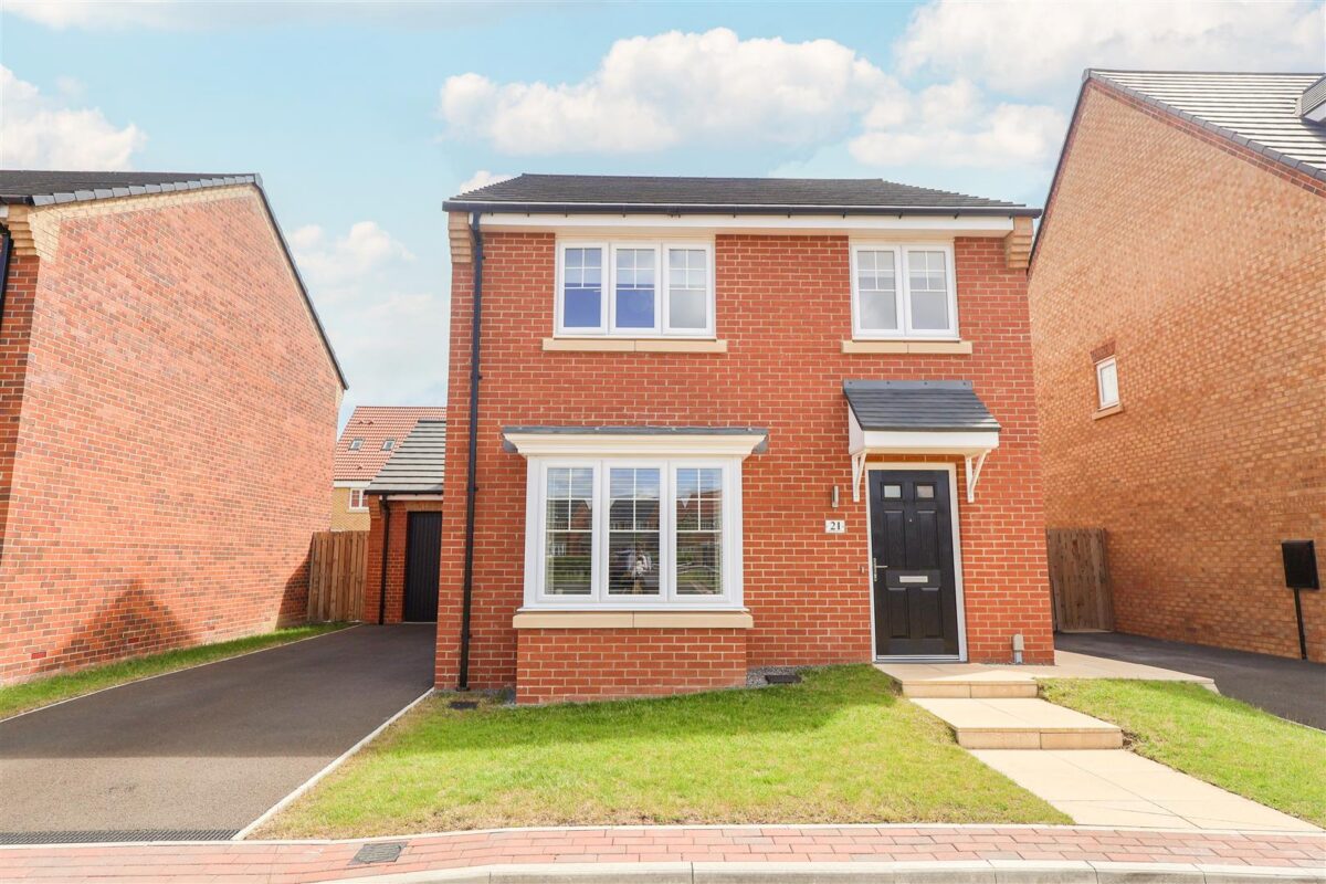 Larch Wood Close, Sowerby, Thirsk