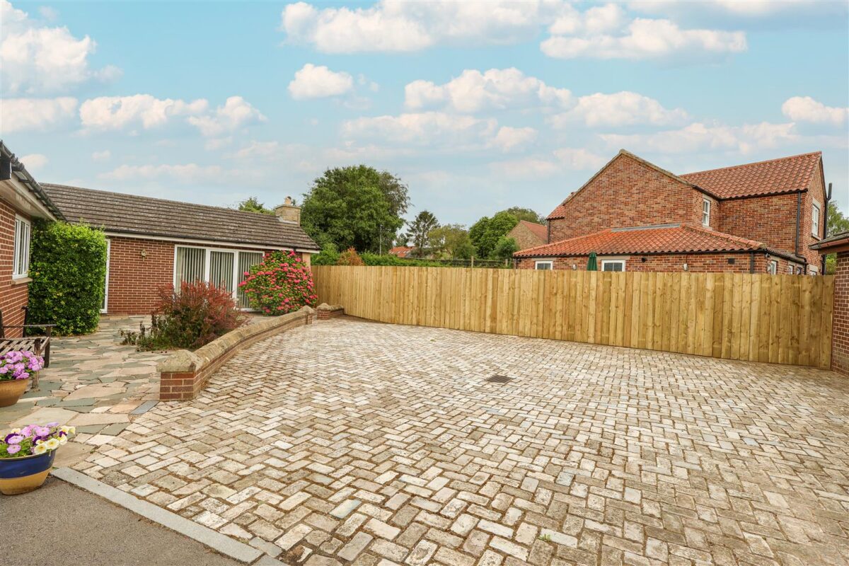 Cemetery Road, Thirsk