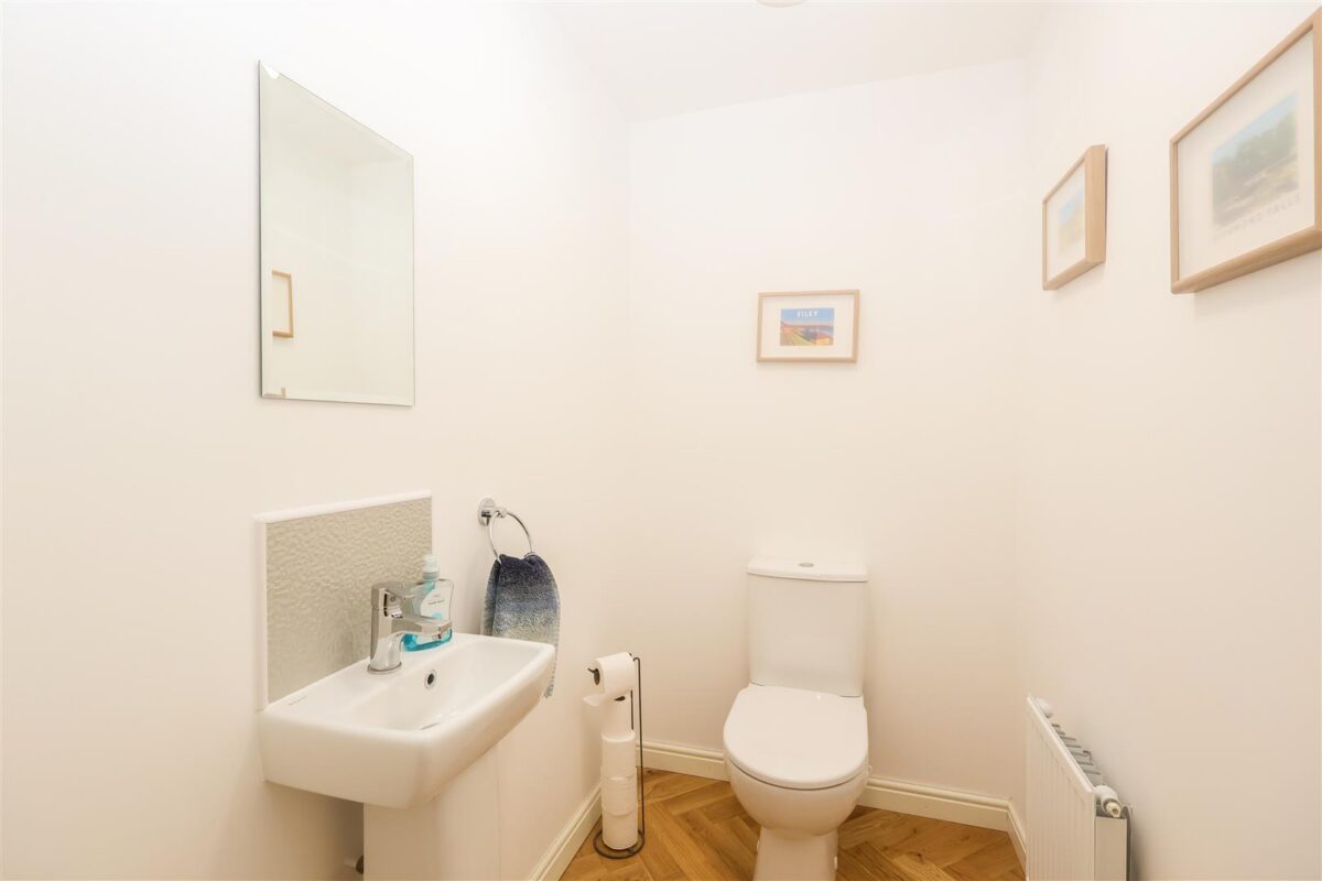 Larch Wood Close, Sowerby, Thirsk