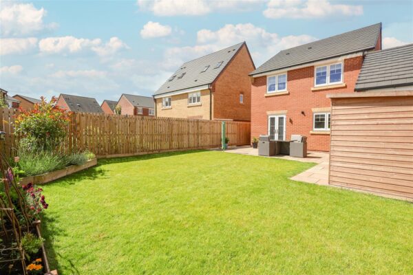 Larch Wood Close, Sowerby, Thirsk