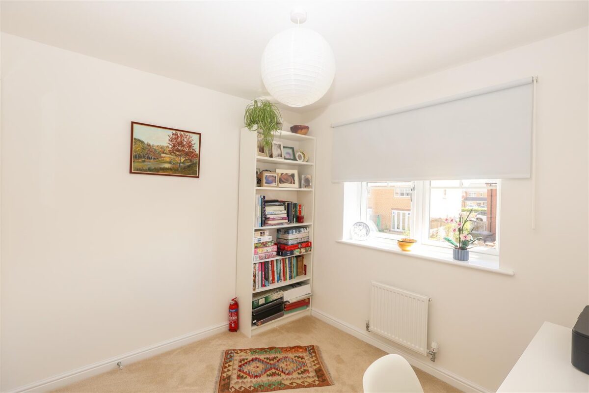 Larch Wood Close, Sowerby, Thirsk