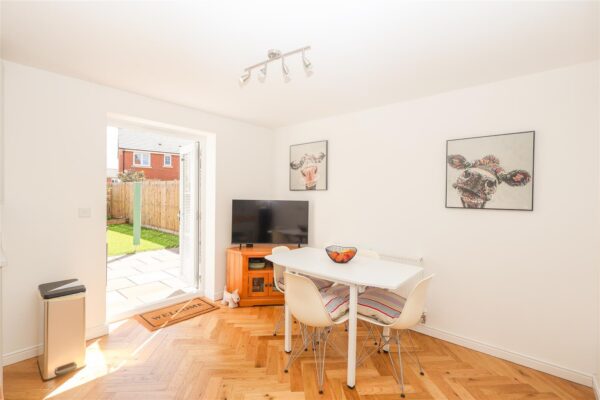Larch Wood Close, Sowerby, Thirsk