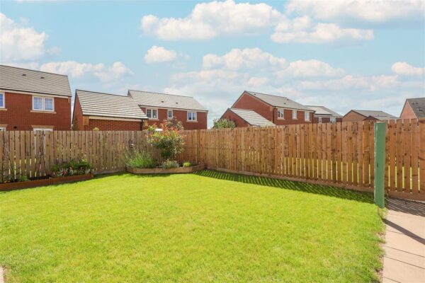 Larch Wood Close, Sowerby, Thirsk