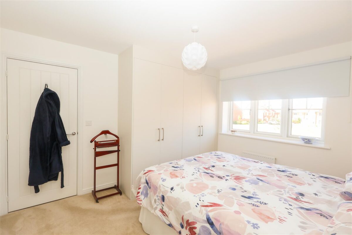 Larch Wood Close, Sowerby, Thirsk