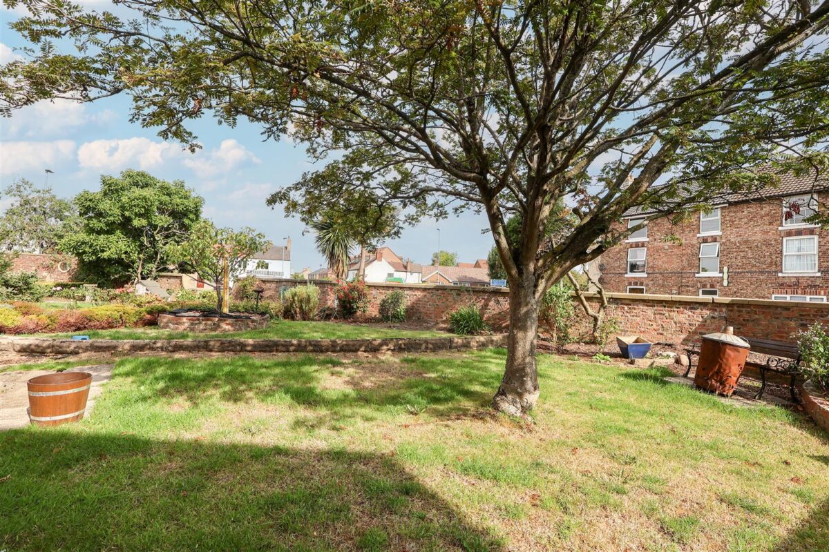 St. Giles Close, Thirsk